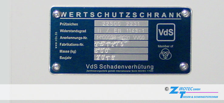 Wollen Sie den Tresor und seinen Inhalt versichern, sollten Sie eine hohe Sicherheitsstufe wählen – für mehr Sicherheit des Tresor-Inhalts und für eine höhere Versicherungssumme. Weitere Informationen hier im Ratgeber.